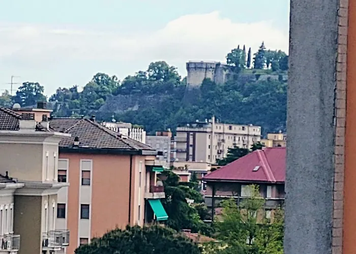 Con Terrazzo Zona Ospedale Civile Apartman Brescia